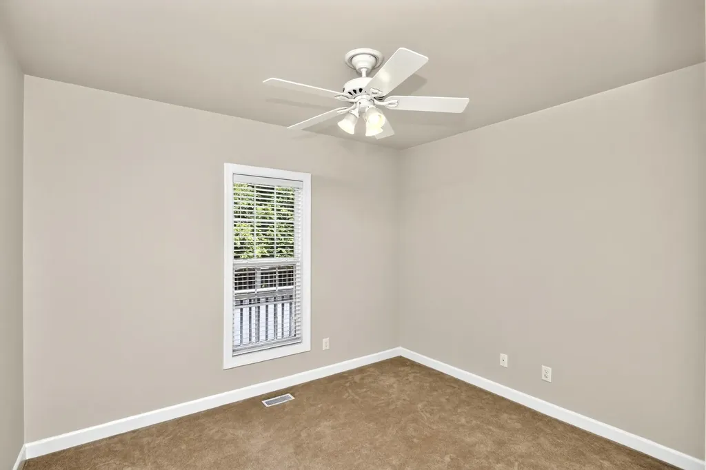 104 Stoneway Hendersonville TN 37075