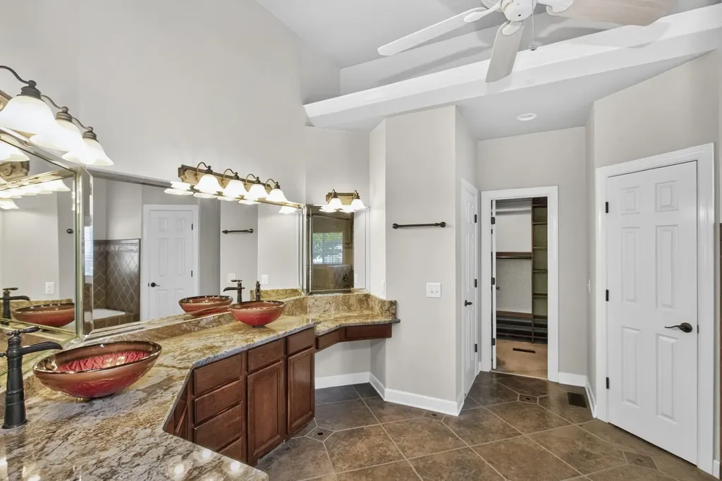 104 Stoneway Hendersonville TN 37075