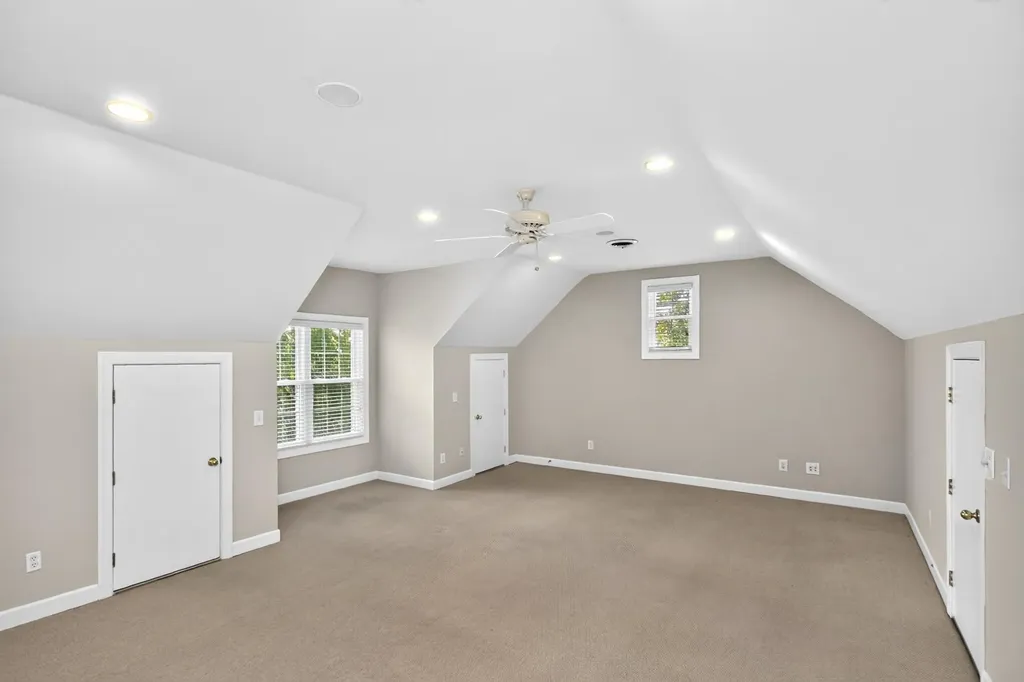 104 Stoneway Hendersonville TN 37075