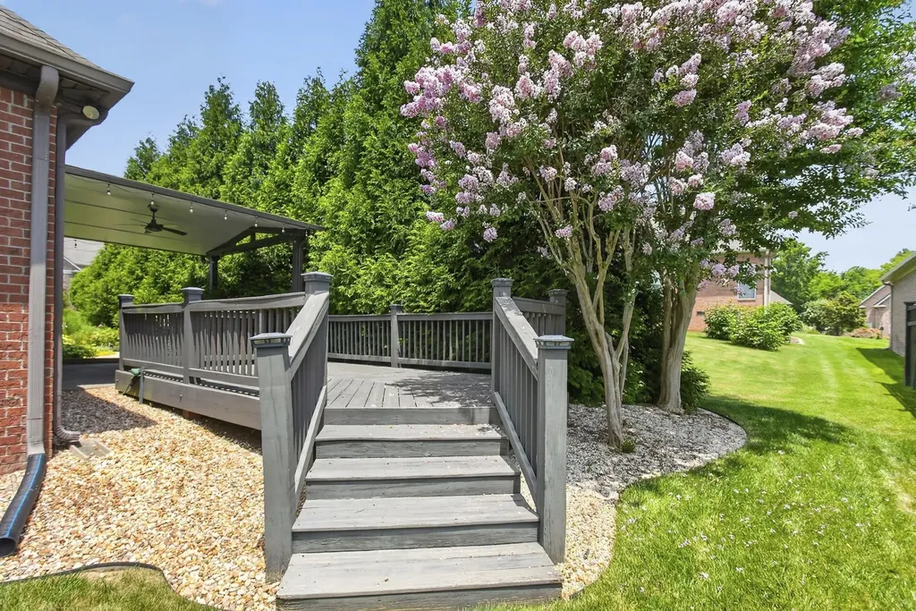 104 Stoneway Hendersonville TN 37075