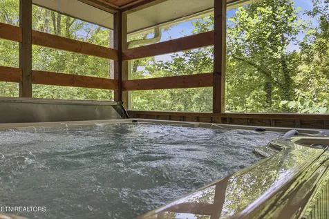 2106 Hickory Manor Road Sevierville TN 37862
