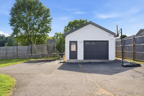 2068 Shawnee Lane Greenbrier TN 37073