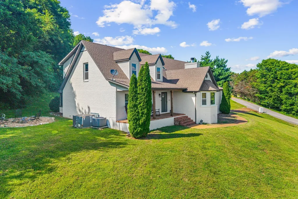 900 Dories Lane Lewisburg TN 37091