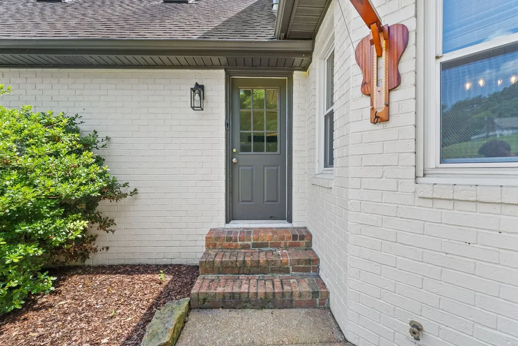 900 Dories Lane Lewisburg TN 37091