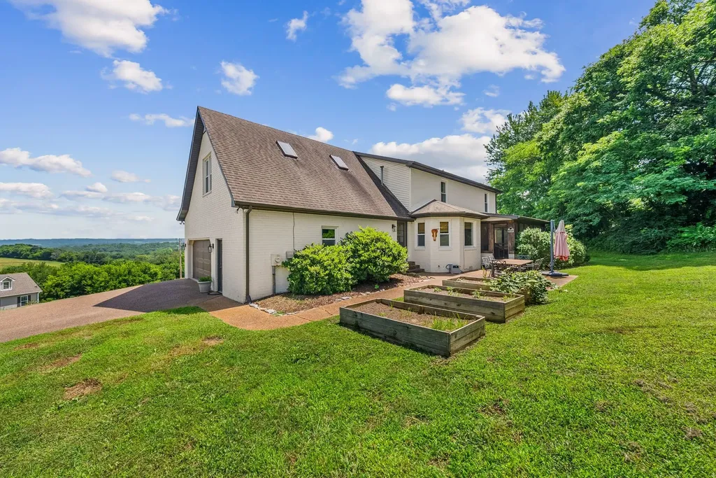 900 Dories Lane Lewisburg TN 37091