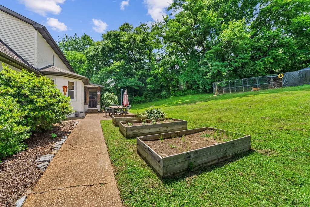 900 Dories Lane Lewisburg TN 37091