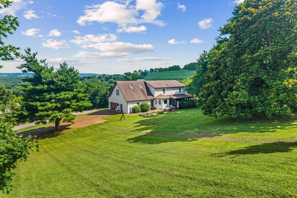 900 Dories Lane Lewisburg TN 37091