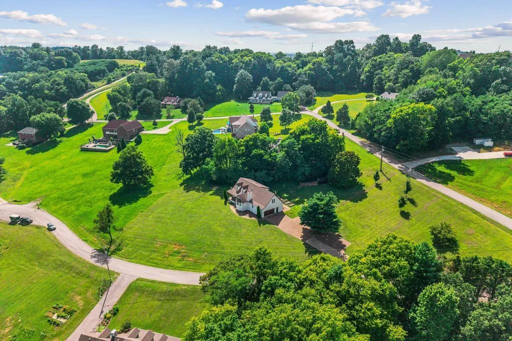 900 Dories Lane Lewisburg TN 37091