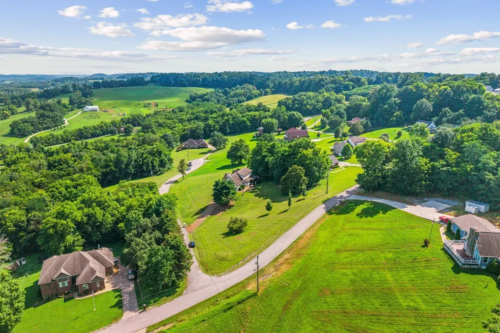 900 Dories Lane Lewisburg TN 37091