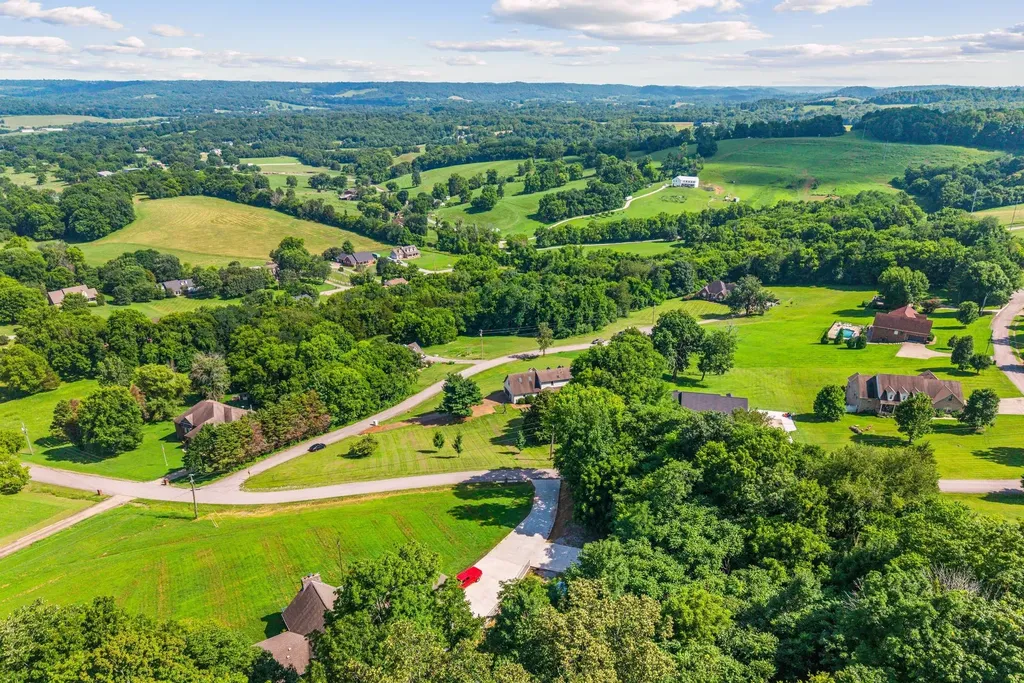 900 Dories Lane Lewisburg TN 37091