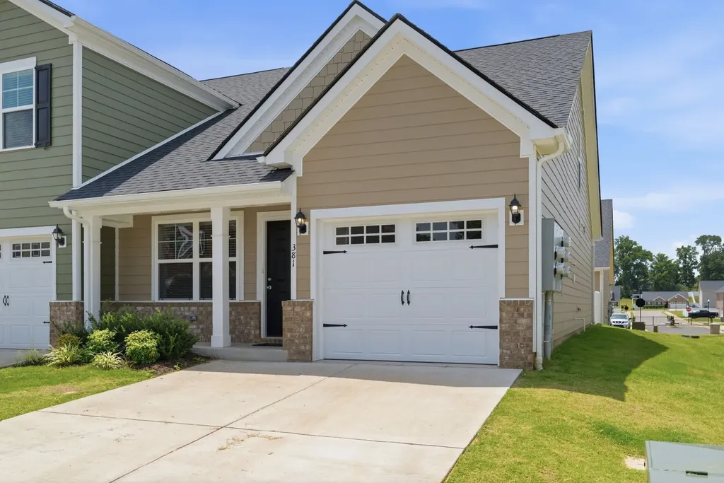 381 Ezra Street Pleasant View TN 37146