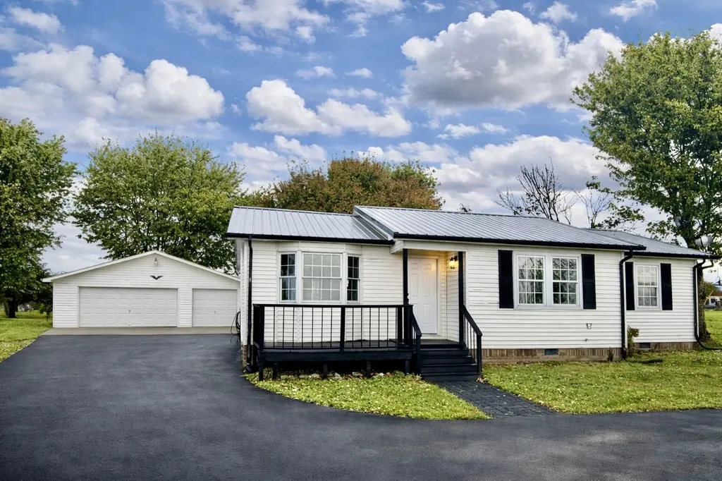 1716 New Home Road Smithville TN 37166