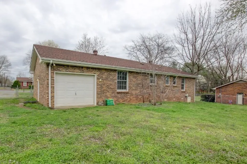 204 Hazelnut Court Clarksville TN 37042