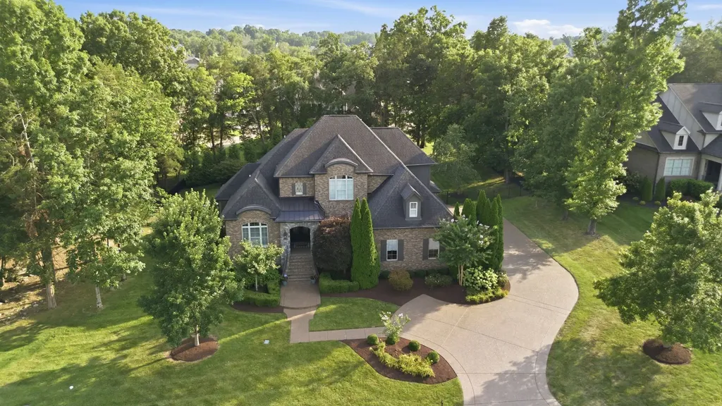 1807 Eaves Court Nolensville TN 37135