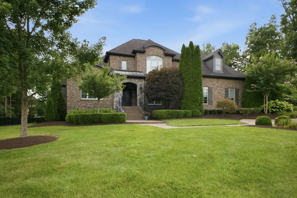 1807 Eaves Court Nolensville TN 37135