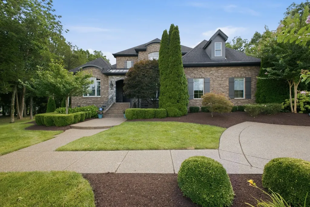1807 Eaves Court Nolensville TN 37135