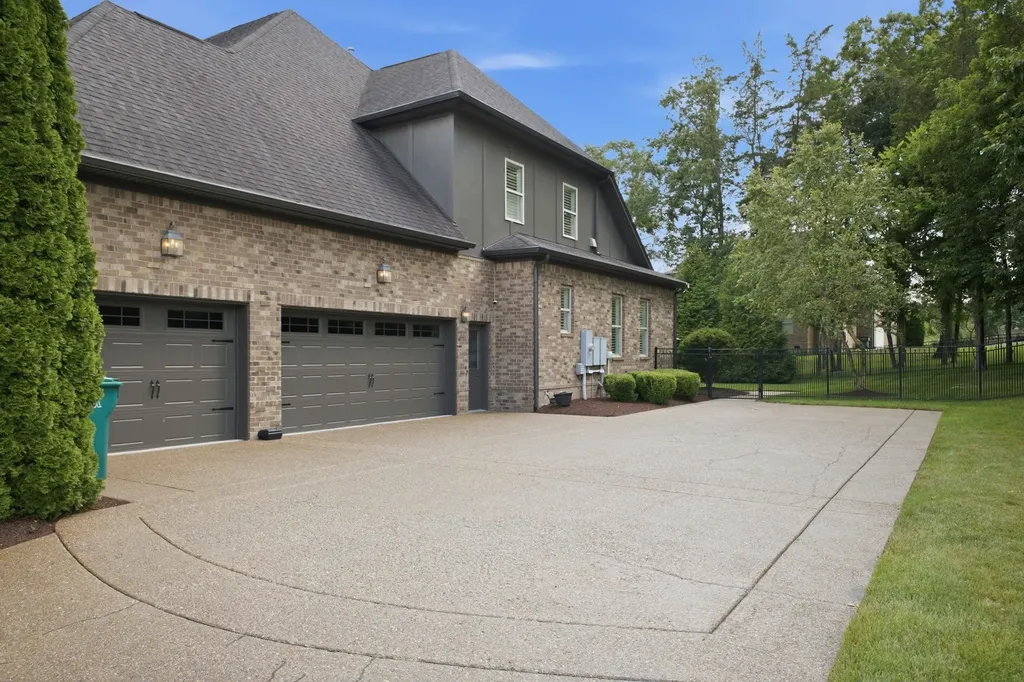 1807 Eaves Court Nolensville TN 37135