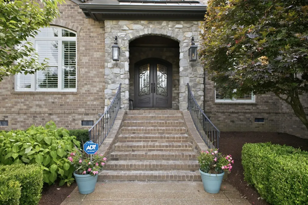 1807 Eaves Court Nolensville TN 37135