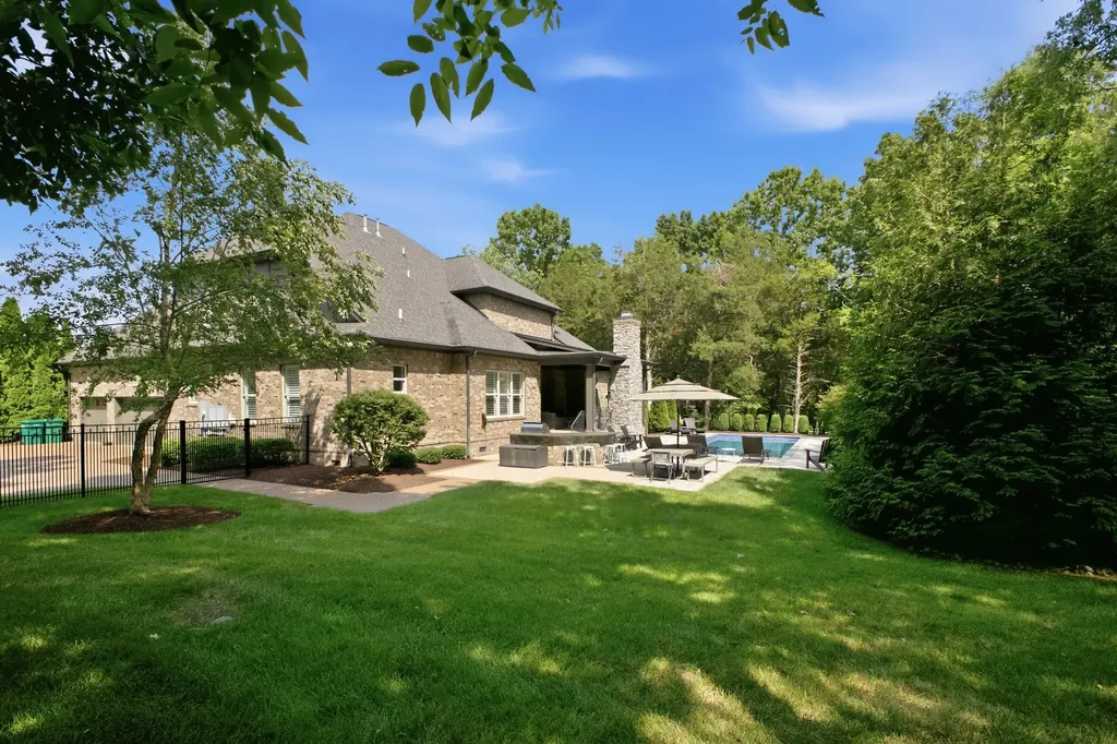 1807 Eaves Court Nolensville TN 37135