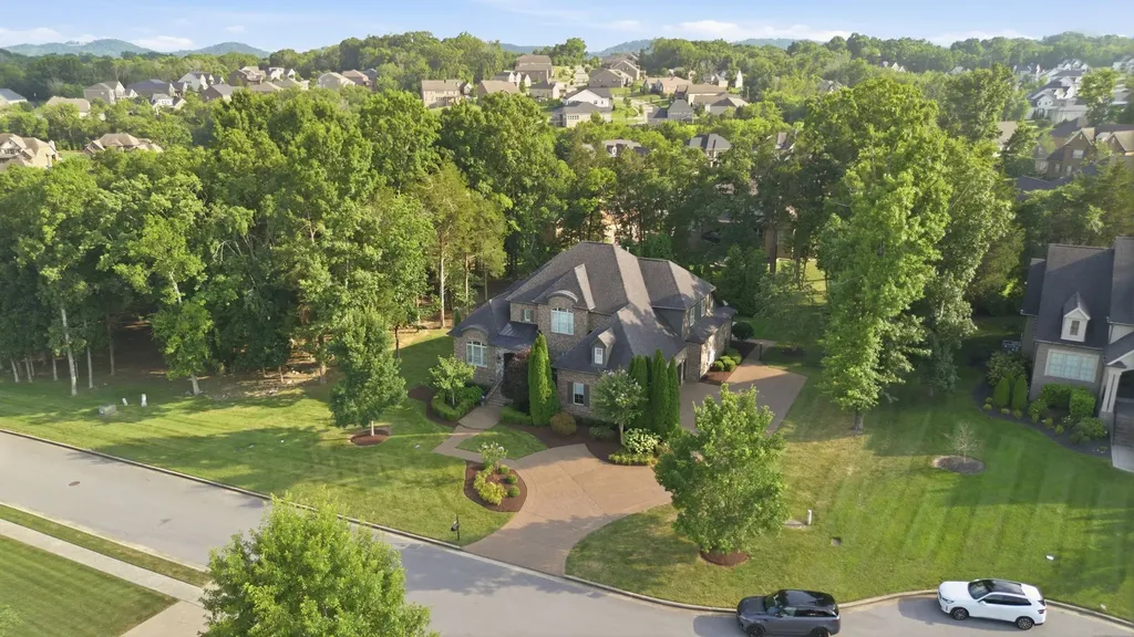 1807 Eaves Court Nolensville TN 37135