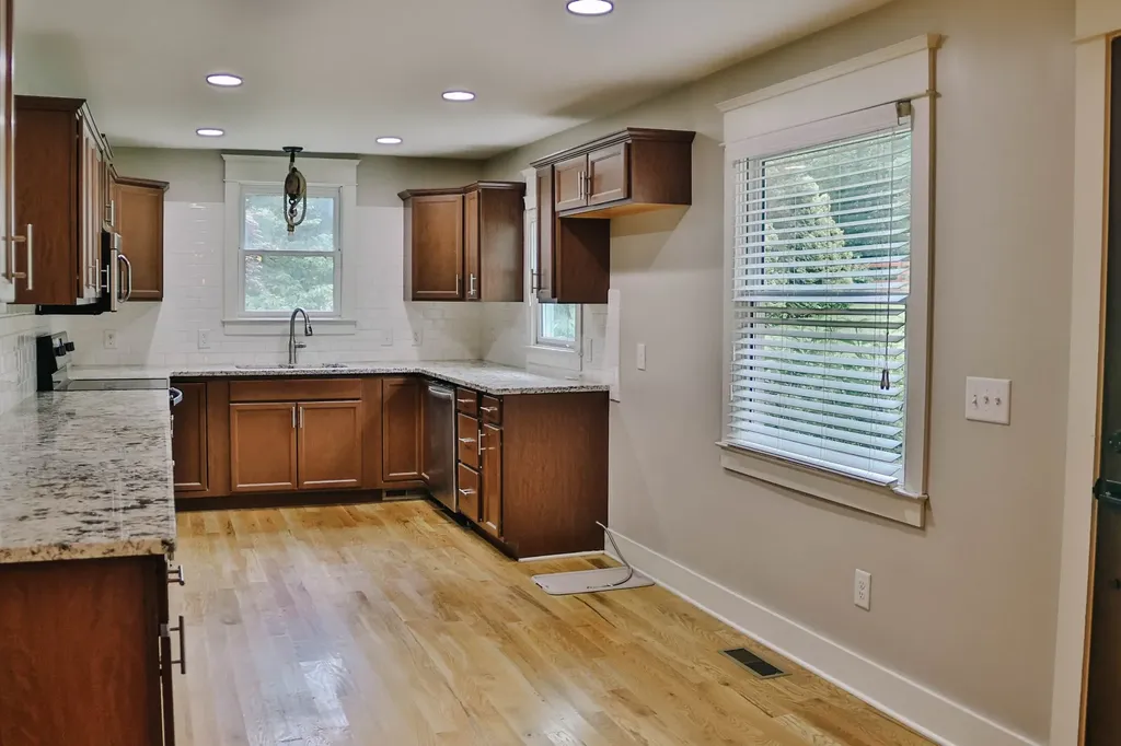 1660 Leatherwood Road White Bluff TN 37187