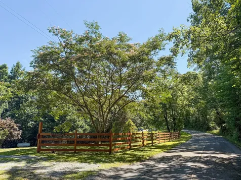 1660 Leatherwood Road White Bluff TN 37187