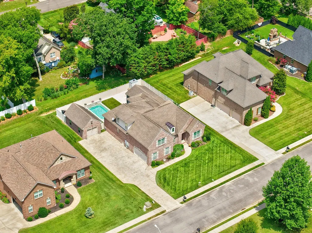 2727 Wynthrope Hall Drive Murfreesboro TN 37129