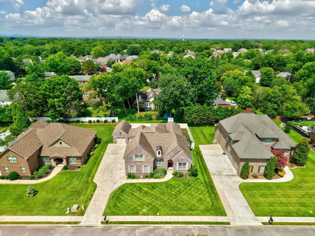 2727 Wynthrope Hall Drive Murfreesboro TN 37129