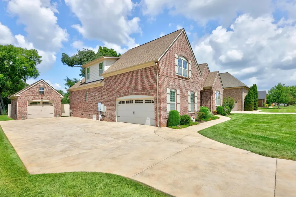 2727 Wynthrope Hall Drive Murfreesboro TN 37129