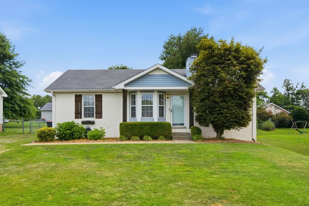 2803 Nat Hoosier Lane Clarksville TN 37040