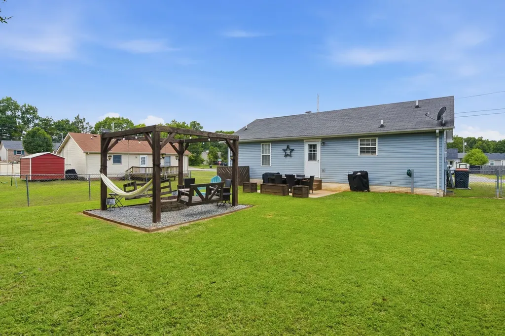 2803 Nat Hoosier Lane Clarksville TN 37040