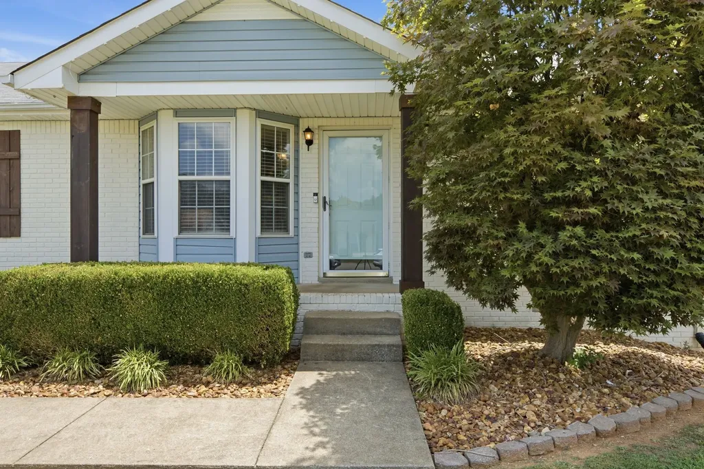 2803 Nat Hoosier Lane Clarksville TN 37040