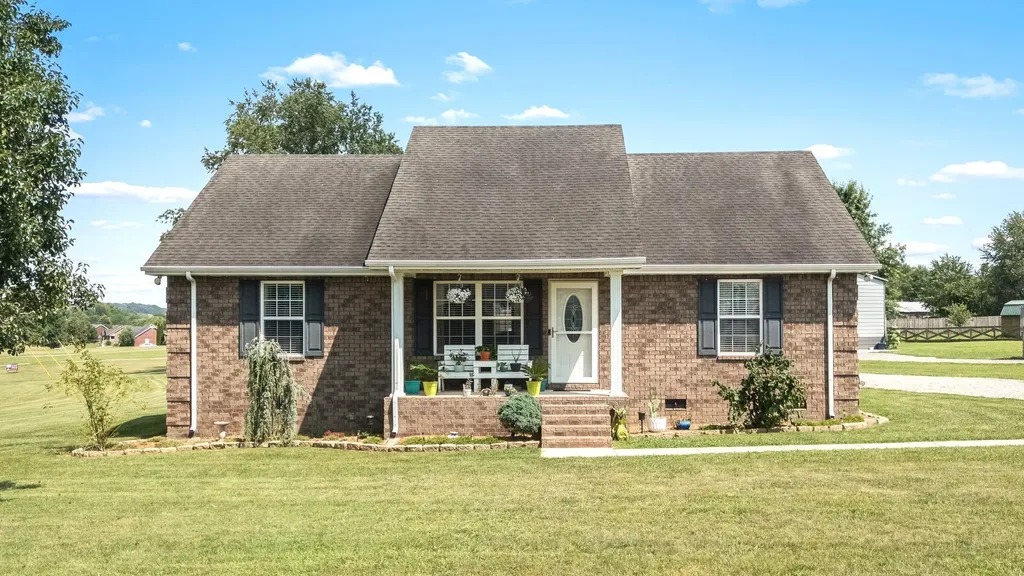 1012 Peak Drive Castalian Springs TN 37031