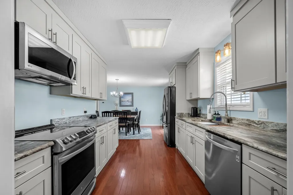 1012 Peak Drive Castalian Springs TN 37031