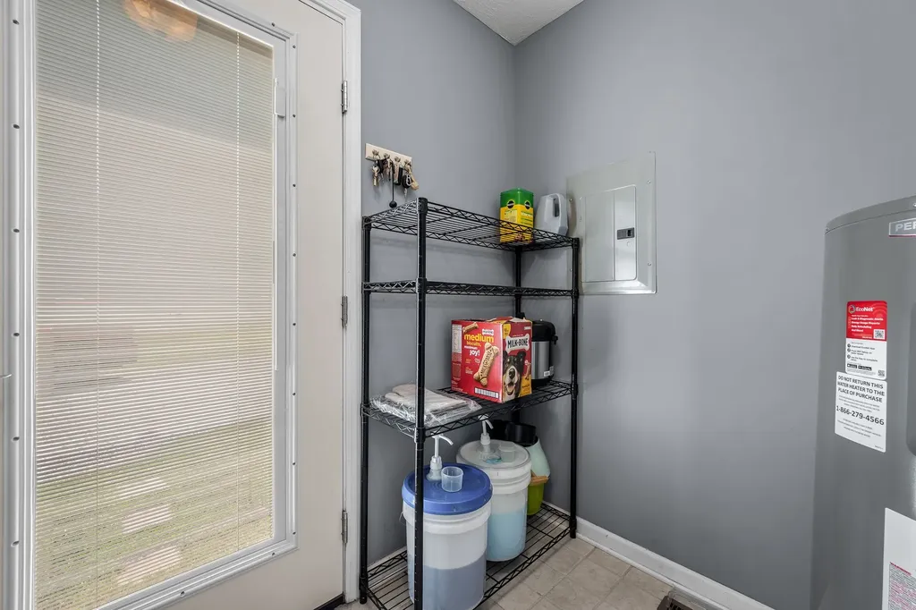 1012 Peak Drive Castalian Springs TN 37031