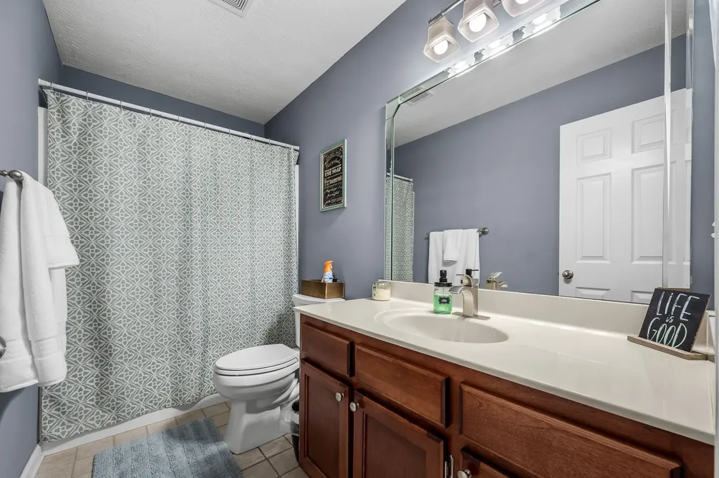 1012 Peak Drive Castalian Springs TN 37031
