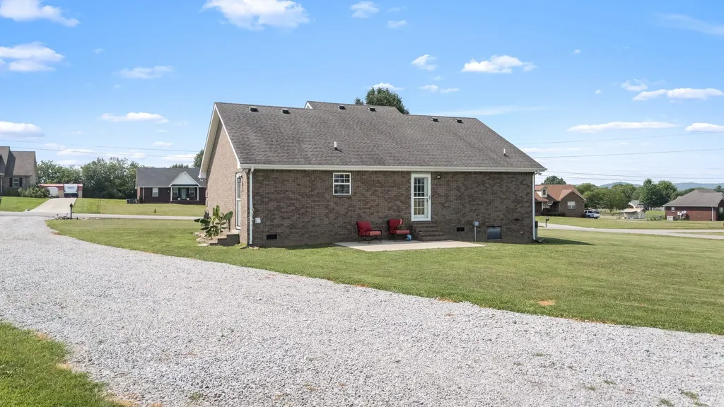 1012 Peak Drive Castalian Springs TN 37031
