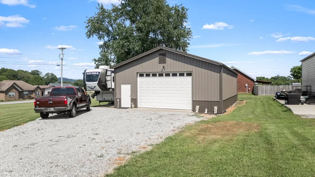 1012 Peak Drive Castalian Springs TN 37031