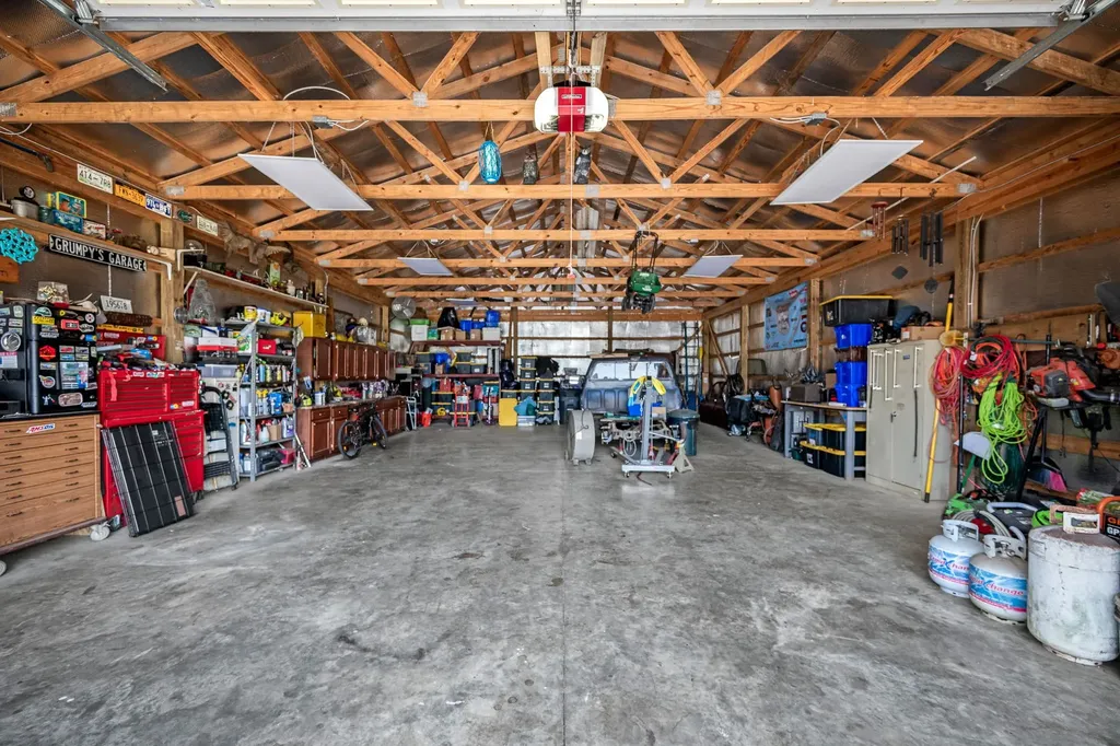 1012 Peak Drive Castalian Springs TN 37031
