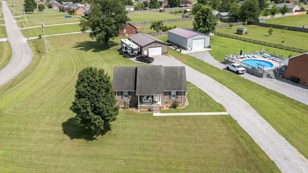 1012 Peak Drive Castalian Springs TN 37031