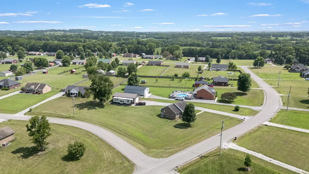 1012 Peak Drive Castalian Springs TN 37031