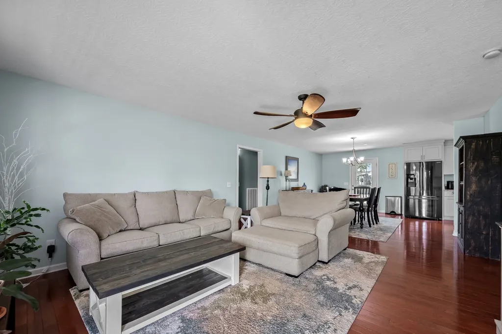 1012 Peak Drive Castalian Springs TN 37031