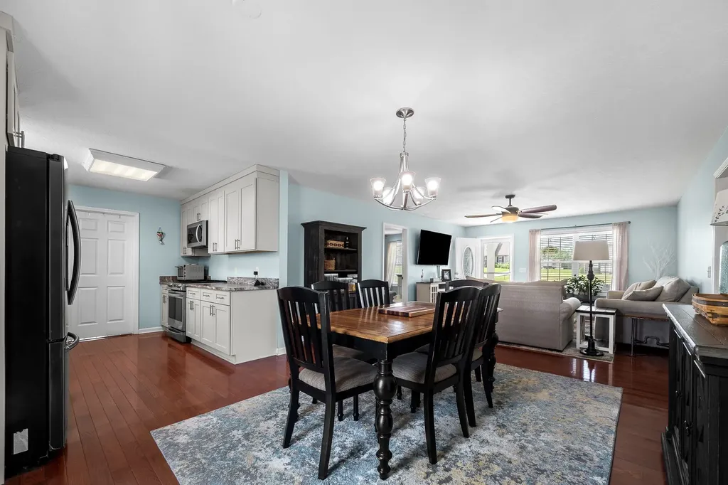1012 Peak Drive Castalian Springs TN 37031