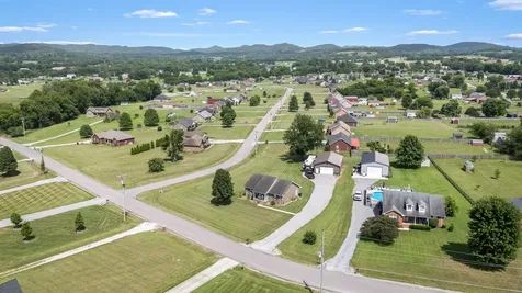 1012 Peak Drive Castalian Springs TN 37031
