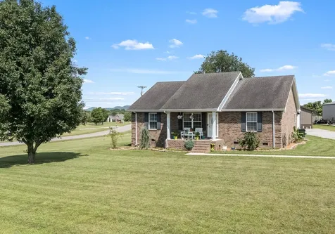 1012 Peak Drive Castalian Springs TN 37031