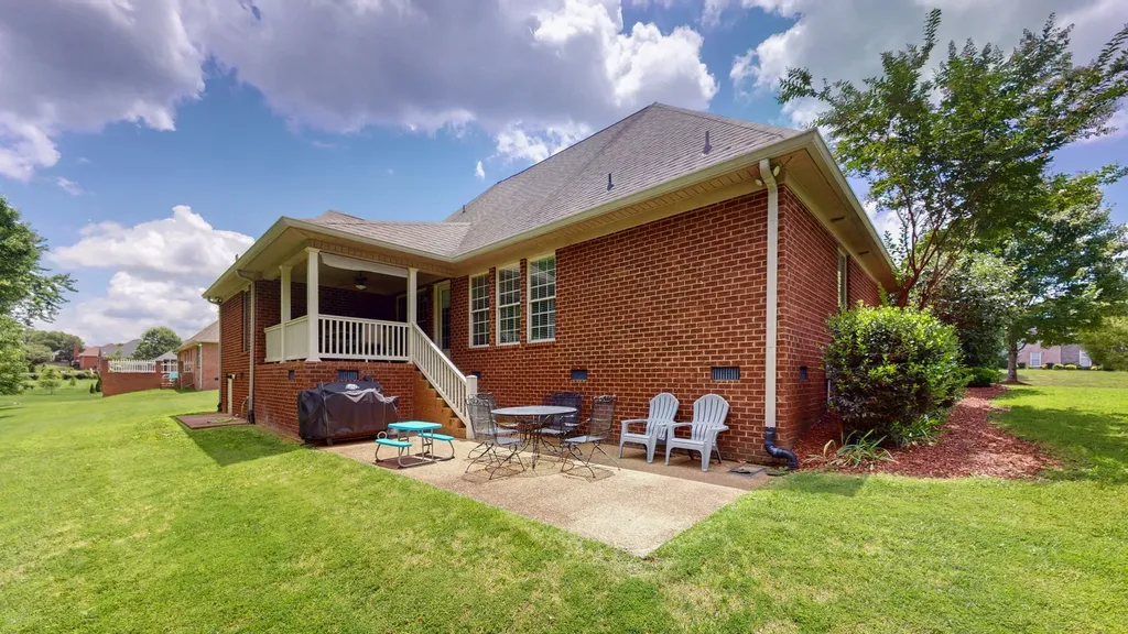 1007 Briarwood Drive Cottontown TN 37048