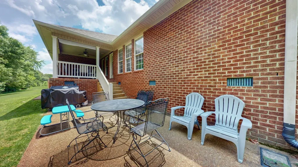 1007 Briarwood Drive Cottontown TN 37048