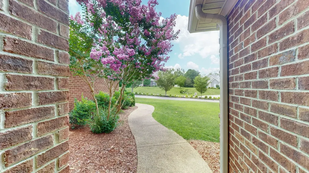 1007 Briarwood Drive Cottontown TN 37048