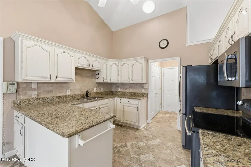 111 Kawatuska Way Loudon TN 37774