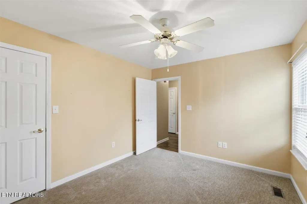 111 Kawatuska Way Loudon TN 37774